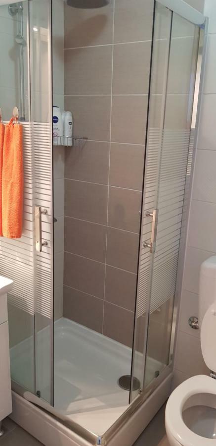 Orhideja Osijek Apartamento Exterior foto